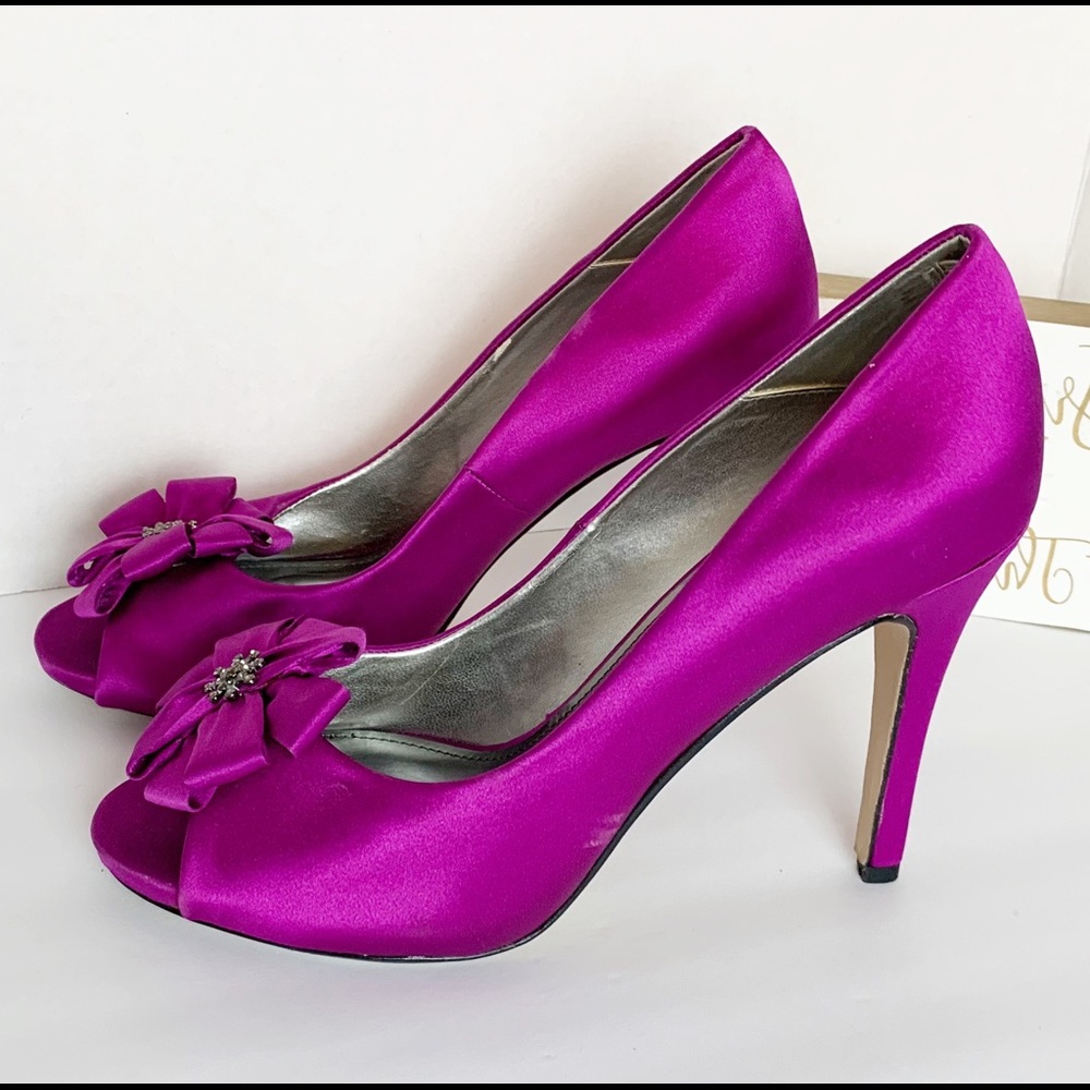 Caparros Fuchsia Satin Open Toe Heels Size 8B